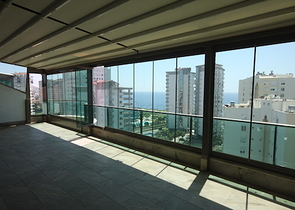 شقة فاخرة بإطلالة بانورامية على البحر في منطقة لارا – أنطاليا