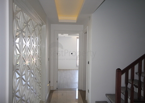 شقة فاخرة بإطلالة بانورامية على البحر في منطقة لارا – أنطاليا