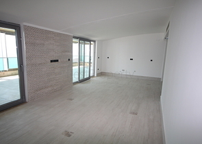 شقة فاخرة بإطلالة بانورامية على البحر في منطقة لارا – أنطاليا