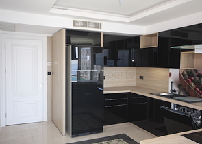 شقة فاخرة بإطلالة بانورامية على البحر في منطقة لارا – أنطاليا