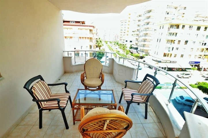 شقة مفروشة على بعد 200 متر من شاطئ البحر في منطقة محمود لار – ألانيا