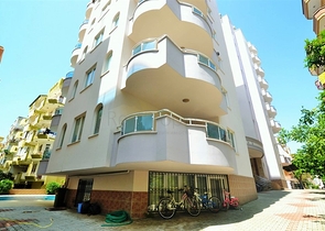 شقة مفروشة على بعد 200 متر من شاطئ البحر في منطقة محمود لار – ألانيا