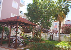 شقة مفروشة على بعد 500 متر من البحر في منطقة كونيالتي – أنطاليا