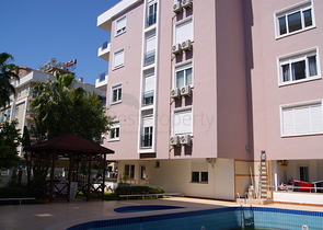 شقة مفروشة على بعد 500 متر من البحر في منطقة كونيالتي – أنطاليا