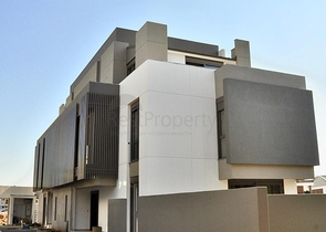 مجمع فلل حديثة قيد الإنشاء في منطقة كونيالتي – أنطاليا