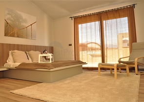 مجمع فلل حديثة قيد الإنشاء في منطقة كونيالتي – أنطاليا