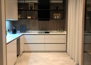 مجمع فلل حديثة قيد الإنشاء في منطقة كونيالتي – أنطاليا