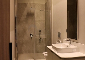 مجمع فلل حديثة قيد الإنشاء في منطقة كونيالتي – أنطاليا