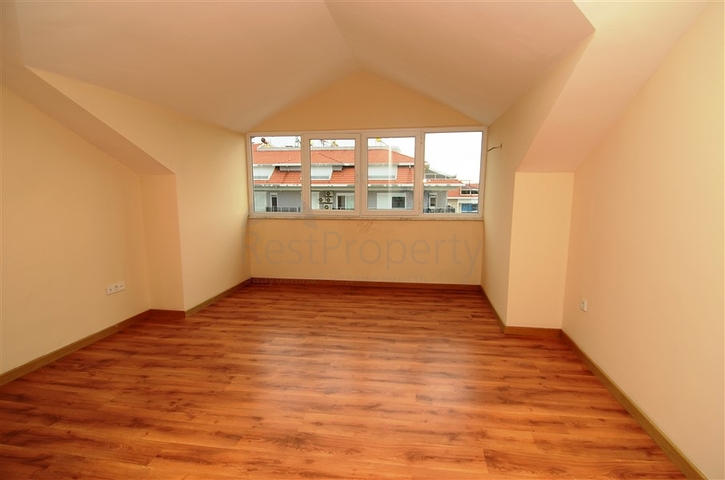 بنتهاوس بإطلالة بحرية ساحرة في منطقة كاستل – ألانيا