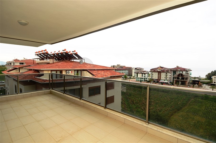 بنتهاوس بإطلالة بحرية ساحرة في منطقة كاستل – ألانيا