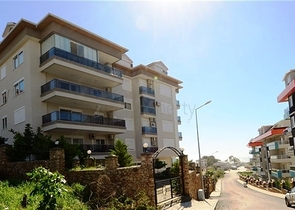 بنتهاوس بإطلالة بحرية ساحرة في منطقة كاستل – ألانيا