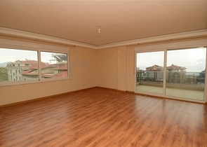 بنتهاوس بإطلالة بحرية ساحرة في منطقة كاستل – ألانيا