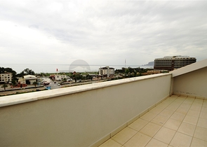 بنتهاوس بإطلالة بحرية ساحرة في منطقة كاستل – ألانيا