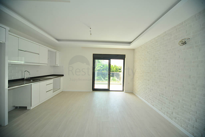 مشروع إستثماري حديث في وسط المدينة السياحية الأنيا