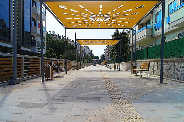 مشروع إستثماري حديث في وسط المدينة السياحية الأنيا