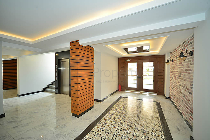 مشروع إستثماري حديث في وسط المدينة السياحية الأنيا