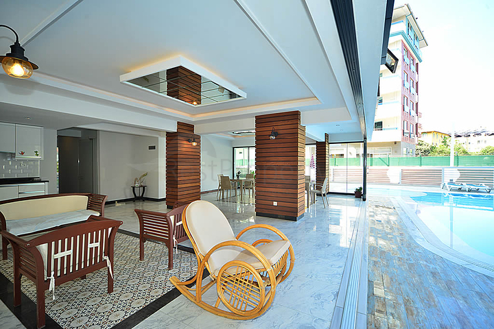 مشروع إستثماري حديث في وسط المدينة السياحية الأنيا