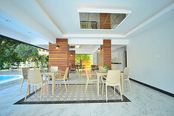 مشروع إستثماري حديث في وسط المدينة السياحية الأنيا