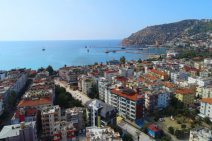 مشروع إستثماري حديث في وسط المدينة السياحية الأنيا