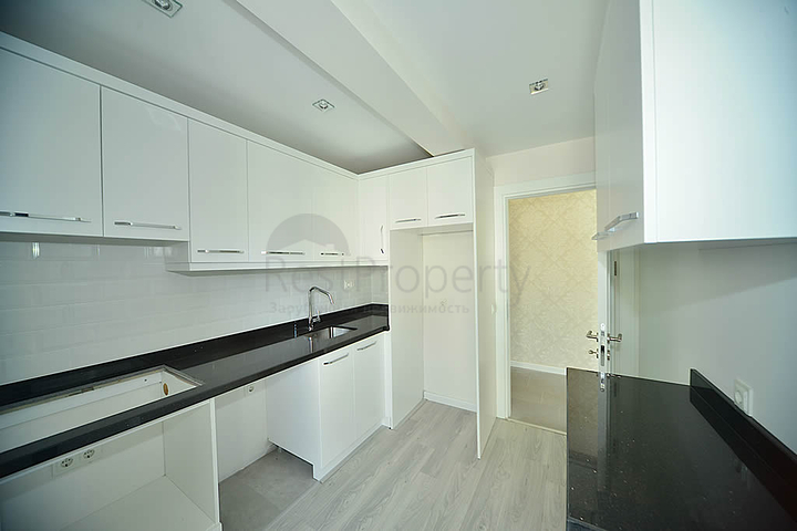 مشروع إستثماري حديث في وسط المدينة السياحية الأنيا