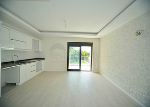 مشروع إستثماري حديث في وسط المدينة السياحية الأنيا