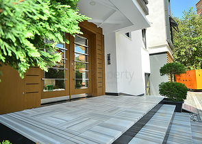 مشروع إستثماري حديث في وسط المدينة السياحية الأنيا