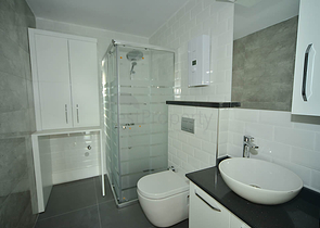 مشروع إستثماري حديث في وسط المدينة السياحية الأنيا