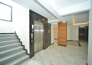 مشروع إستثماري حديث في وسط المدينة السياحية الأنيا