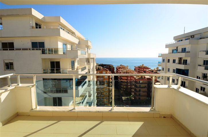 شقة بإطلالة بحرية خلابة في منطقة محمود لار – ألانيا