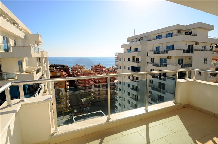 شقة بإطلالة بحرية خلابة في منطقة محمود لار – ألانيا