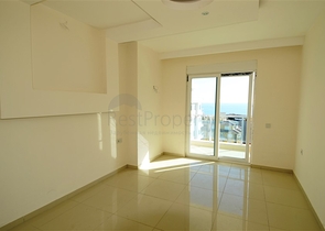 شقة بإطلالة بحرية خلابة في منطقة محمود لار – ألانيا