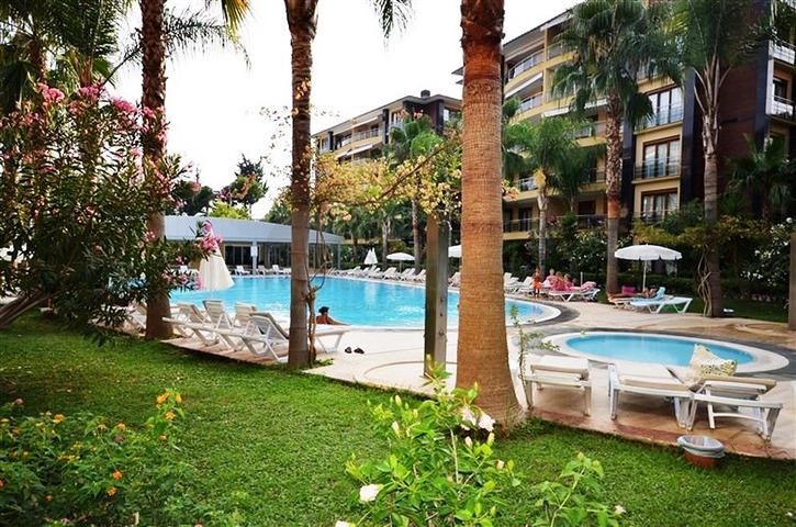 شقة مفروشة على الخط الأول من البحر في مركز المدينة السياحية ألانيا