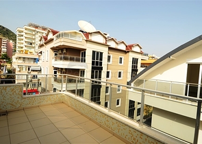 شقة مفروشة على بعد 250 متر من شواطئ كليوباترا في مركز ألانيا.