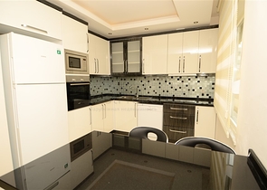 شقة مفروشة على بعد 250 متر من شواطئ كليوباترا في مركز ألانيا.