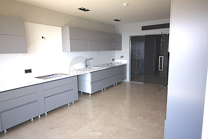 مشروع الرفاهية على الخط الاول من البحر في منطقة لارا – أنطاليا.