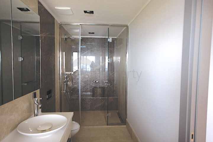 مشروع الرفاهية على الخط الاول من البحر في منطقة لارا – أنطاليا.