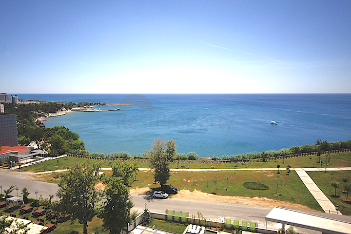 مشروع الرفاهية على الخط الاول من البحر في منطقة لارا – أنطاليا.