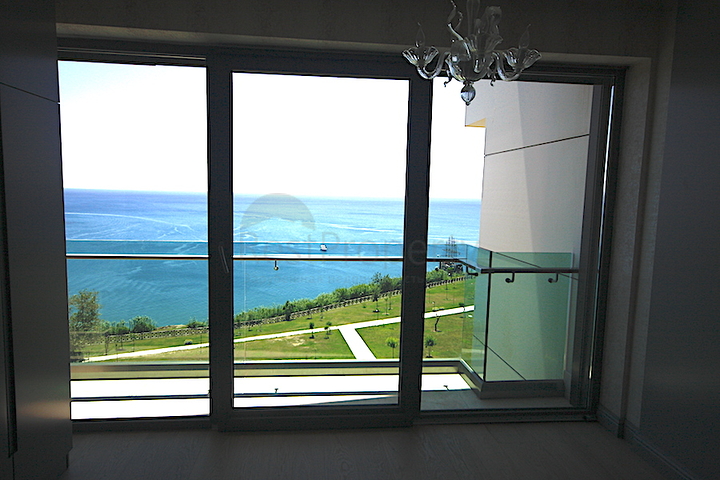 مشروع الرفاهية على الخط الاول من البحر في منطقة لارا – أنطاليا.