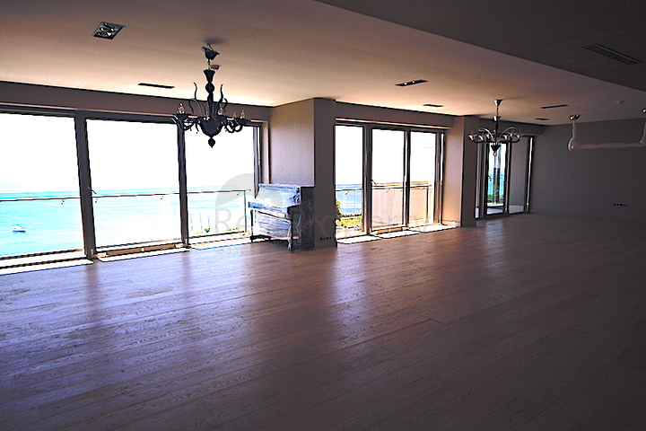 مشروع الرفاهية على الخط الاول من البحر في منطقة لارا – أنطاليا.