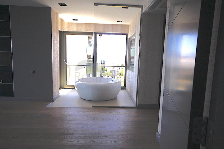 مشروع الرفاهية على الخط الاول من البحر في منطقة لارا – أنطاليا.