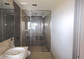 مشروع الرفاهية على الخط الاول من البحر في منطقة لارا – أنطاليا.