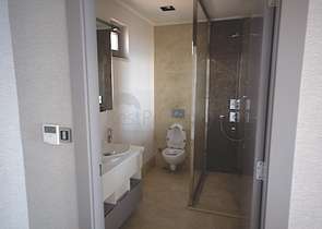 مشروع الرفاهية على الخط الاول من البحر في منطقة لارا – أنطاليا.