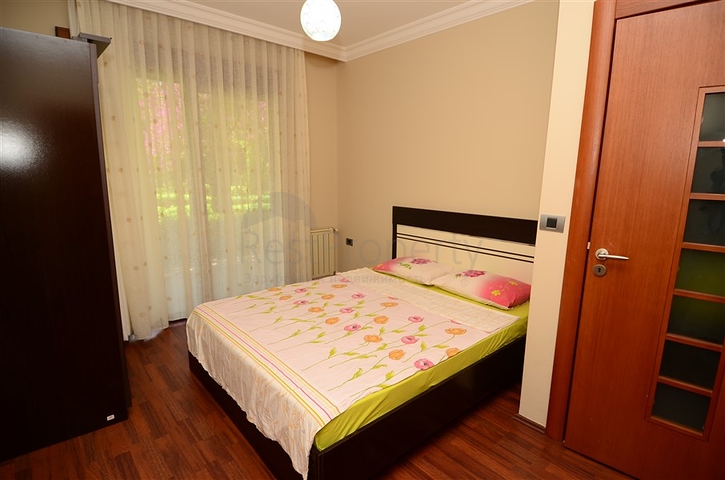 شقة رائعة ضمن أحد المجمعات المميزة على الخط الأول من البحر في مركز ألانيا