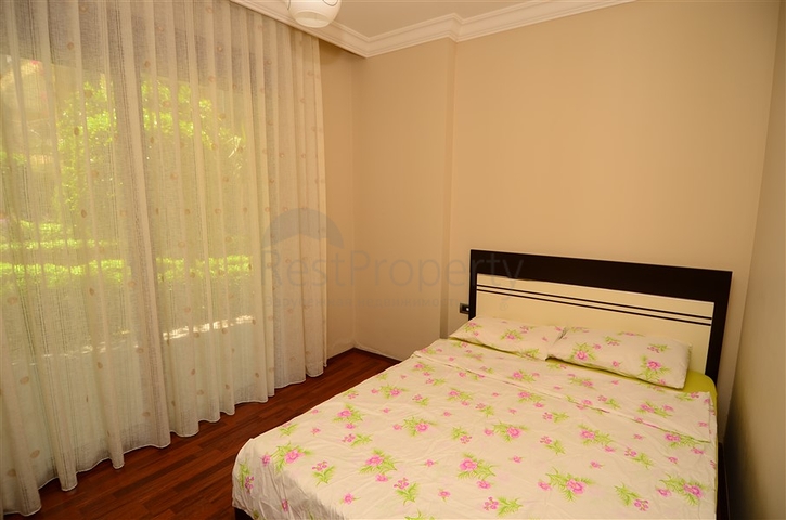 شقة رائعة ضمن أحد المجمعات المميزة على الخط الأول من البحر في مركز ألانيا