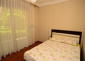 شقة رائعة ضمن أحد المجمعات المميزة على الخط الأول من البحر في مركز ألانيا