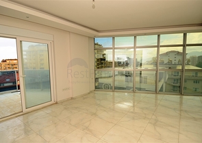 شقة بإطلالة بحرية مميزة في منطقة محمود لار – ألانيا