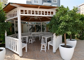 شقة بإطلالة بحرية مميزة في منطقة محمود لار – ألانيا