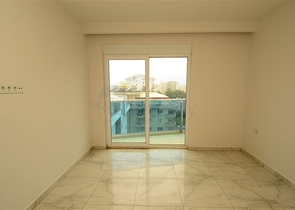 شقة بإطلالة بحرية مميزة في منطقة محمود لار – ألانيا