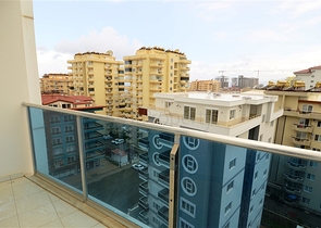 شقة بإطلالة بحرية مميزة في منطقة محمود لار – ألانيا