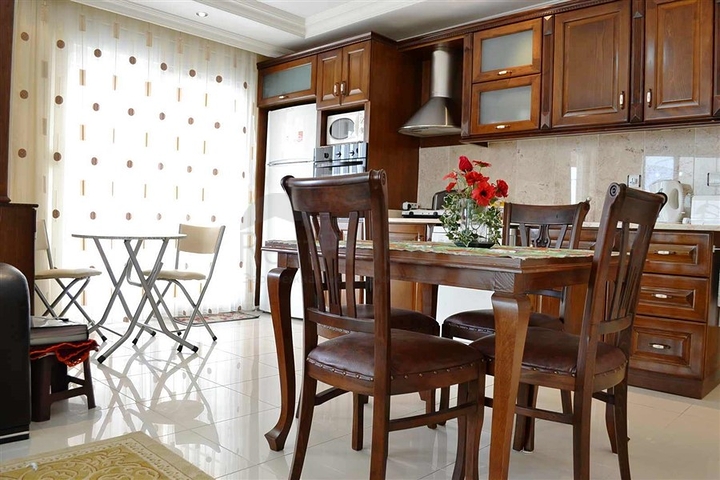 شقة مفروشة بإطلال بحرية ساحرة في منطقة محمود لار – ألانيا